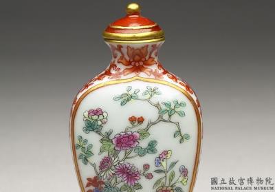 图片[2]-Porcelain snuff bottle with floral decoration in famille rose, Qing dynasty, Jiaqing reign (1796-1820)-China Archive